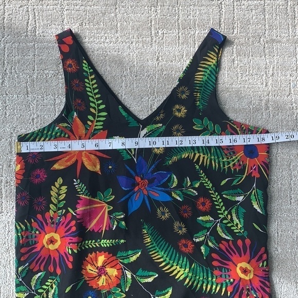 Violet+claire Tropical Botanical Layered V neck Tank - Picture 5 of 9